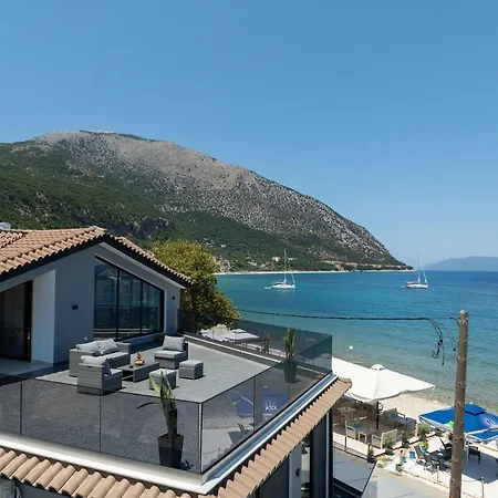 Ristanis Loft Mare Beachfront Retreat Apartment