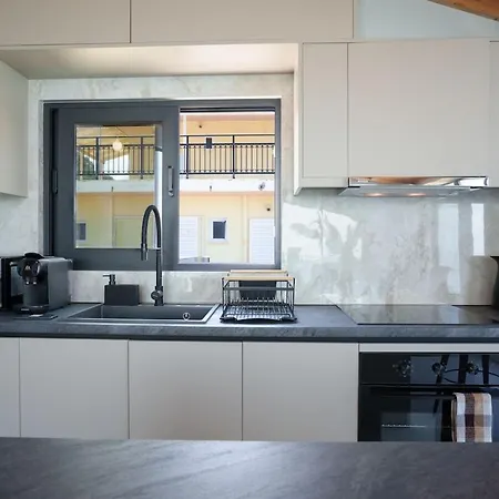 Ristanis Loft Mare Beachfront Retreat Apartment
